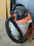 Ridgid 16 gallon wet/dry vacuum, runs. Measures about 21
