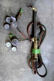 Airco cutting torch set including 8059202 acetylene regulator, 8059206 oxygen regulator, and 8229705