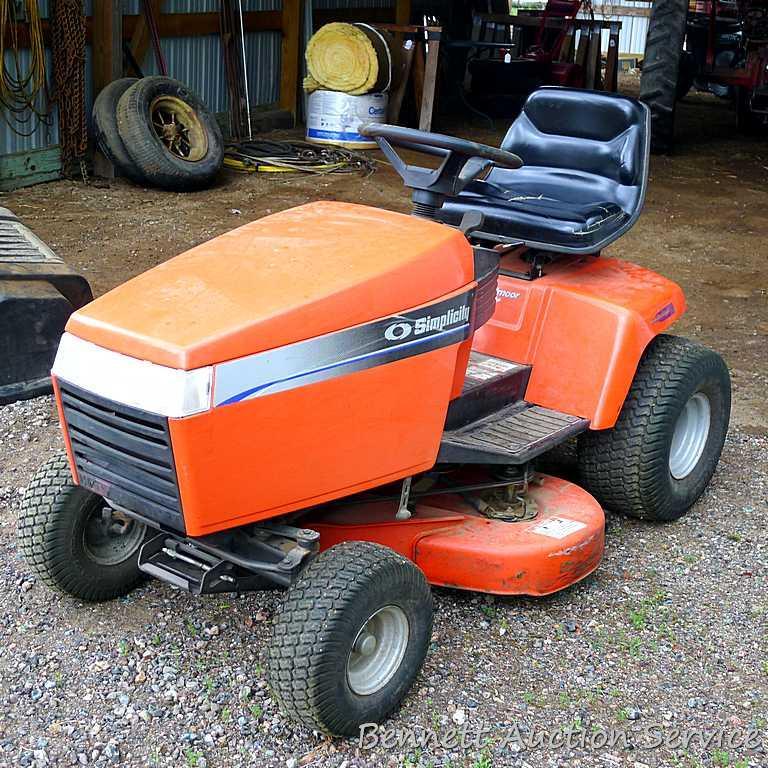 Simplicity Broadmoor 16 hp lawn tractor with 38" | Proxibid