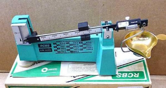 RCBS 5-10 Precisioneered reloading scale with box and instructions. Around 11"long overall.