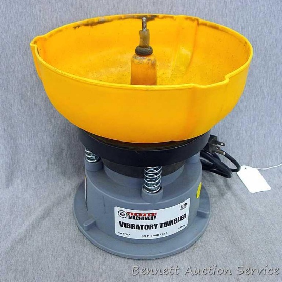 Central Machinery vibratory brass tumbler has a 5 lb capacity. Runs and stands 11" tall.