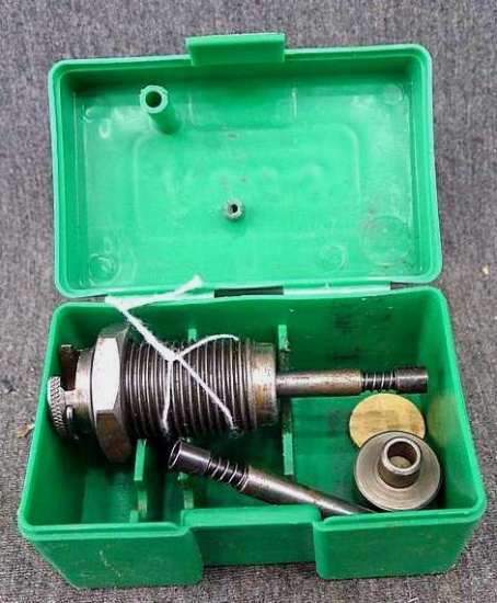 RCBS priming die and components.