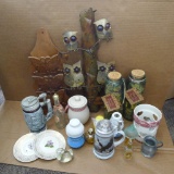 Retro metal owl wall hanging, pasta in a jar, beer steins, plates, duck paper weight, more. Owl art
