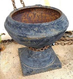 Wonderful cast iron planter isapprox. 15