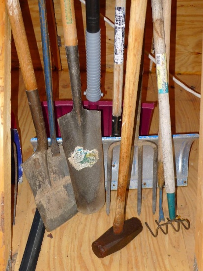 Union USA tree planting shovel, 10 lb maul, dandelion fork, garden fork, True Temper and other snow