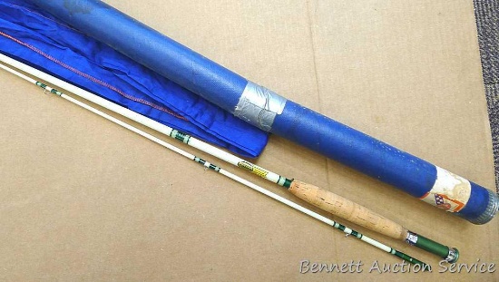 Two-piece vintage Shakespeare fly fishing Wonderod is in nice condition and comes with hard case.