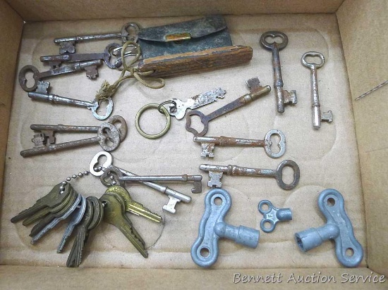 Skeleton keys, radiator or gas bottle keys, more. Longest about 3-1/4".