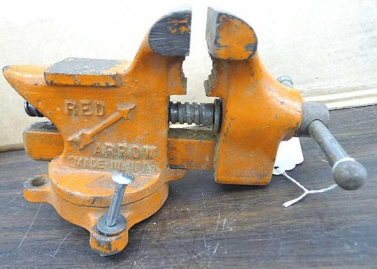 Swiveling Columbian Red Arrow No. 63 bench vise was made in the USA. Has 3" jaws in fine condition,