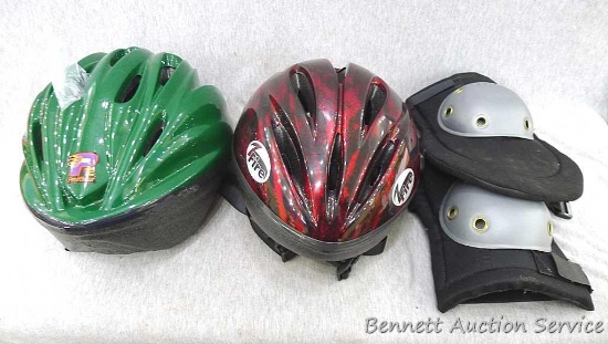 Pro Rider L/XL bike helmet, handy knee pads, and a Z Fire size Small helmet.