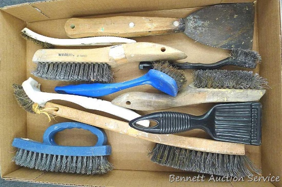 Wire brushes and a putty knife up to 13".