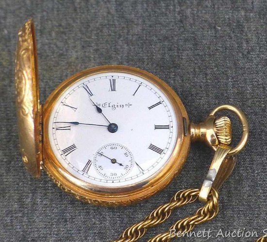 Elgin 15 jewel ladies pocket watch or pendant watch with second dial and Roman numerals, SN 840314.