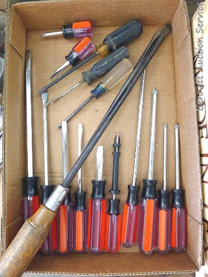 Assortment of screw drivers. Longest screw driver measures approx.. 17" long.