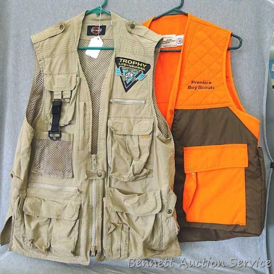 Harley Davidson fishing vest size XL with many compartment and pockets. Plus Johnson Garment hunting