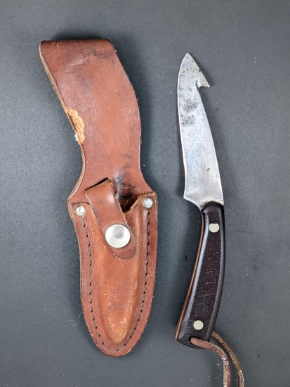 "Old Timer" Schrade U.S.A. sheath knife. Model NO. 158OT. Measures 7'' overall. Handle and blade are