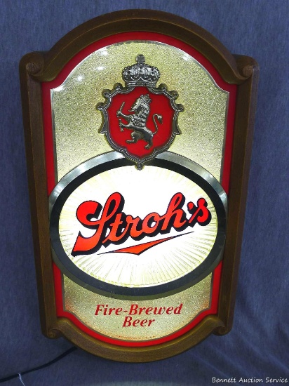 Vintage Stroh's Fire-Brewed Beer light up sign. Sign has some minor marks but is in good overall