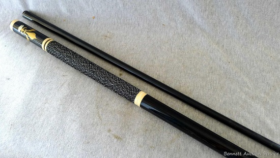 "The Big Easy" Minnesota Fats pool stick. Stick can break down to three pieces, is in good
