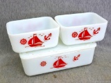 McK glass refrigerator dishes. Dishes are in good condition, just needs to be cleaned. Measure 5'' x