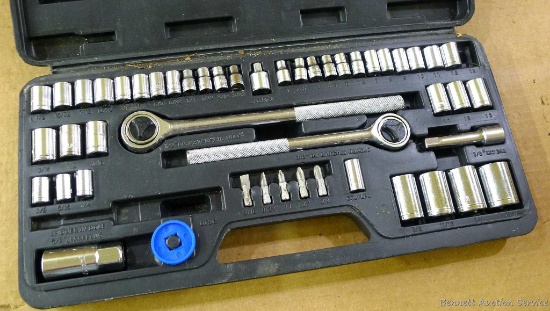 16" case with a handy metric and standard ratchet and socket set.