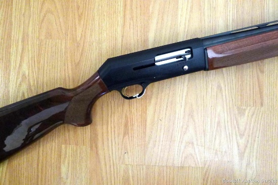 Beretta Model A390ST semi-automatic 12 gauge shotgun. 28" barrel has a polished, mirror-bright bore;
