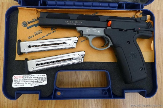Smith & Wesson Model 22A-1 target pistol in .22 long rifle appears nearly new. 5-1/2" heavy barrel