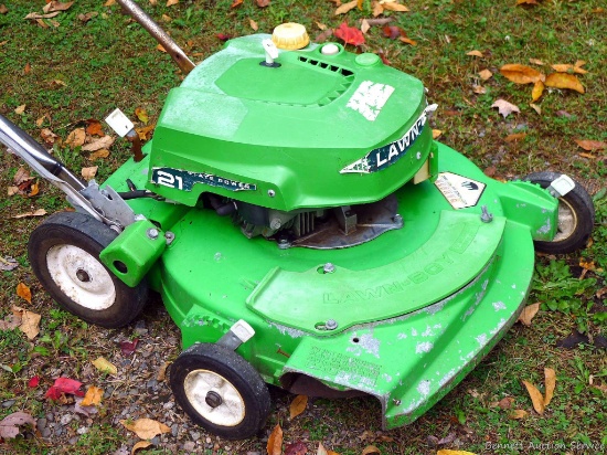Lawn-Boy 21'' self propelled push mower with electric start, mower starts and runs well and