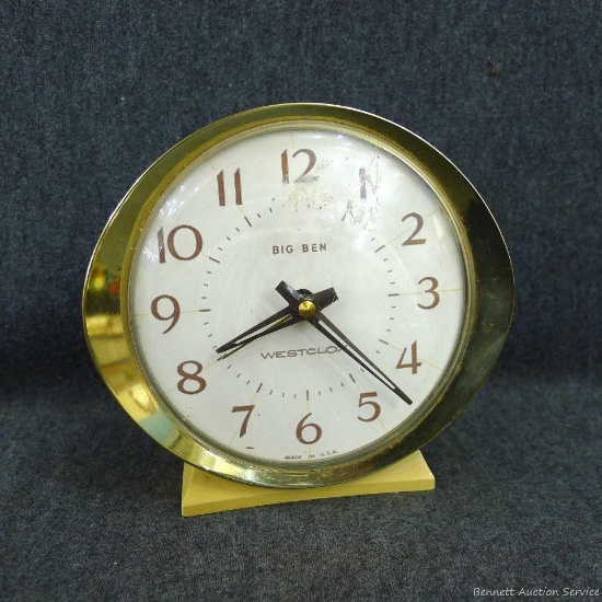 Vintage Westclox Big Ben alarm clock is 5" tall, runs.