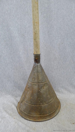 Vintage agitator, stands 3' tall. Metal in good condition with some rusting. Neat vintage piece