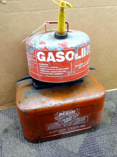 Will ship without larger can. Chilton 2-1/2 gallon gas can and a Keikhaefer Mercury outboard motor