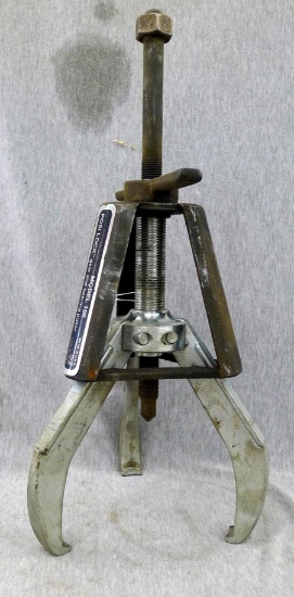 Posi Lock model 106 gear and bearing puller is 16" as pictured.