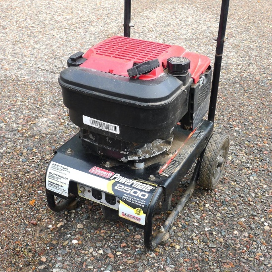 Coleman Powermate 2500 portable generator. Engine oil level and color are good on Briggs & Stratton