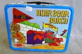 Thermos 1971 Hair Bear Bunch by Hanna-Barbera metal lunch box, measures 9'' x 7'' x 4''. In decent