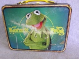 Thermos 1979 Jim Henson's Muppet metal lunch box, in good condition. Measures 9'' x 7'' x 4''