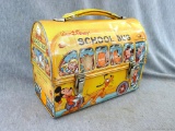 Walt Disney School Bus lunch box by Aladdin features a bunch of classic Disney characters. Measures