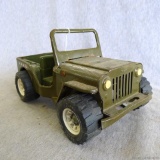 Tonka Army Jeep G-452-8 is in overall good condition and measures 9-1/2