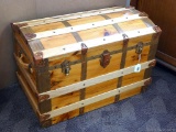 Handmade cedar chest lift out tray is in good condition with nice accents. Measures 3' wide x 2'