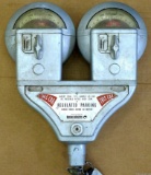 Vintage Duncan Industries parking meter measures approx. 18