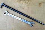 Snap-on No. 1250 rolling head prybar (heel bar, lady foot bar) is about 12