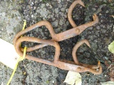 Pair of pulp tongs, each approx 1'