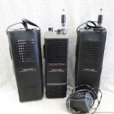 Vintage set of 2 Realistic citizens band transceiver, model TRC-208, 5 watt, 6 channel includes