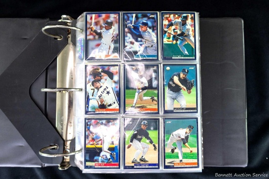 1994 Score Baseball Hand Collated Binder Set 1-660. Over 40 HOF players including Griffey, Thomas,