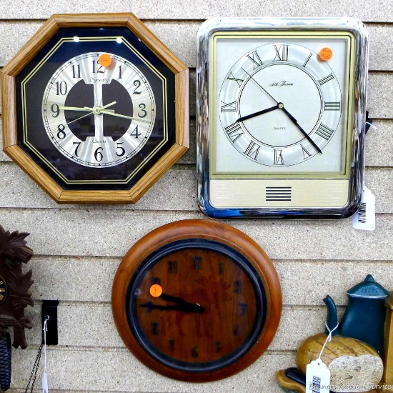 Seth Thomas, Dynasty, and a Northwoods themed moose clock. All quartz, Seller notes all run. All