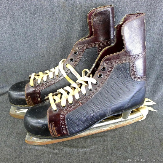 Vintage American Wildcat ice skates were made in Canada. Great decorations. Overall good condition.