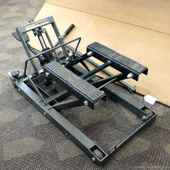 Pittsburgh Automotive 1,500 lb capacity ATV and Motorcycle jack or lift