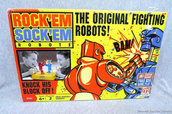 Mattel Games Rock'Em Sock'Em robots game is in good condition and comes with box. Ring is about 8" x