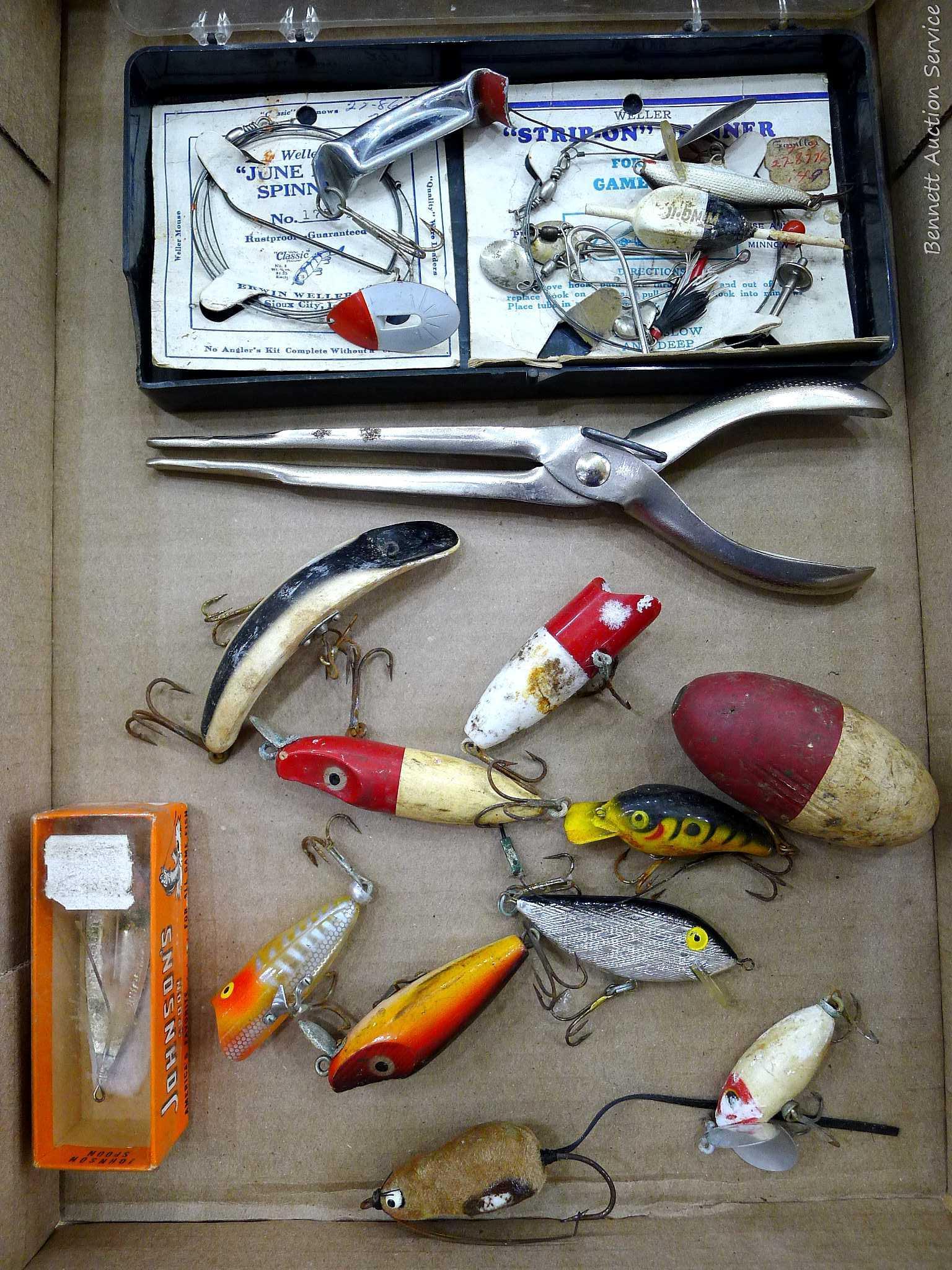 Vintage and newer fishing lures incl Fred