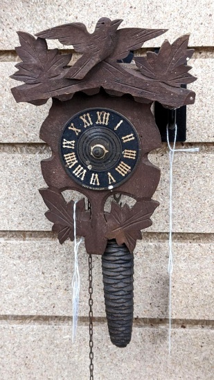 Vintage little cuckoo clock is a cute 7" tall over trim. Seller notes runs. Face marked Made in