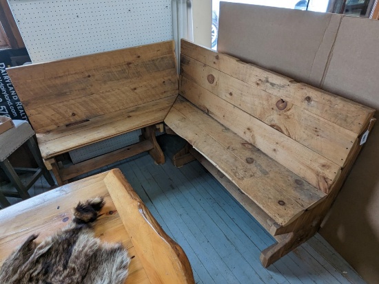 North woods or slat wood style corner bench, longer piece is 5' long, the smaller section is 4'