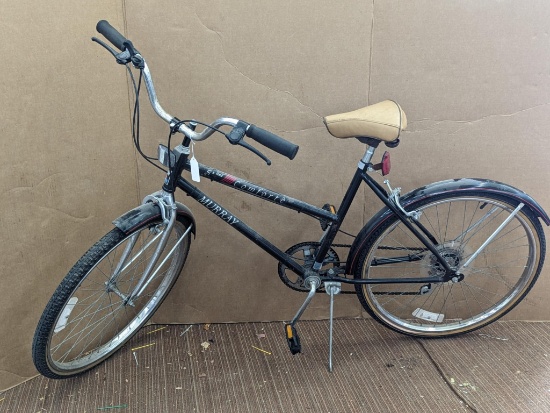 Murray Comforte 5 speed bike with a cushy seat, and front and rear fenders. The bike is in pretty