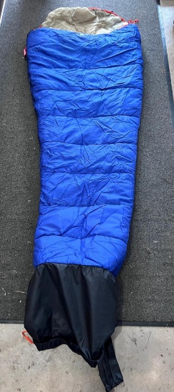 Coleman polyester sleeping bag 33"x85" 3lb 10oz no rips or tears, zipper works