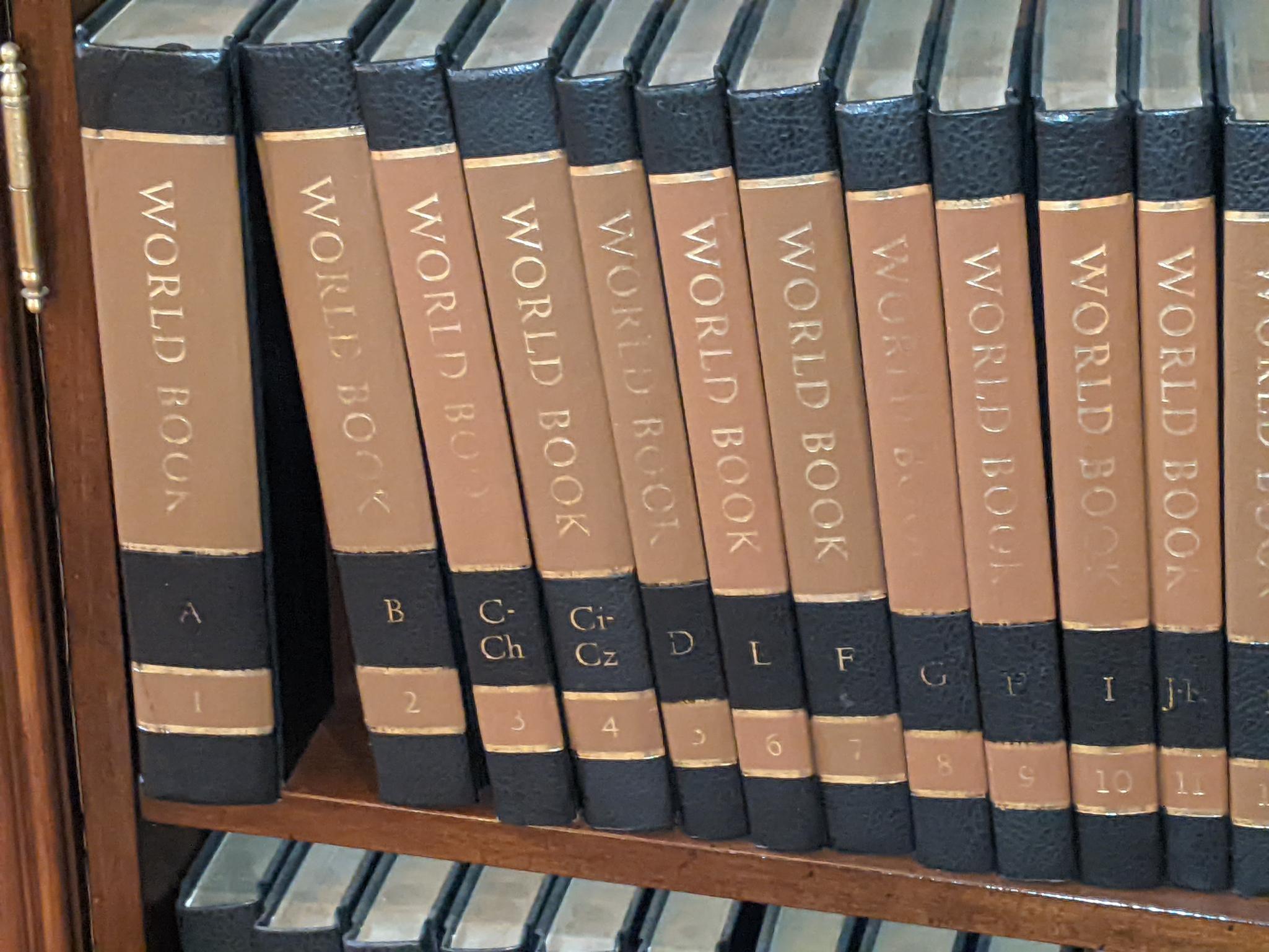 World Book encyclopedia set copyright 1975, plus | Proxibid